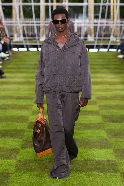 Look 23